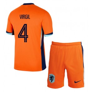 Holland Virgil van Dijk #4 Replika Babytøj Hjemmebanesæt Børn EM 2024 Kortærmet (+ Korte bukser)